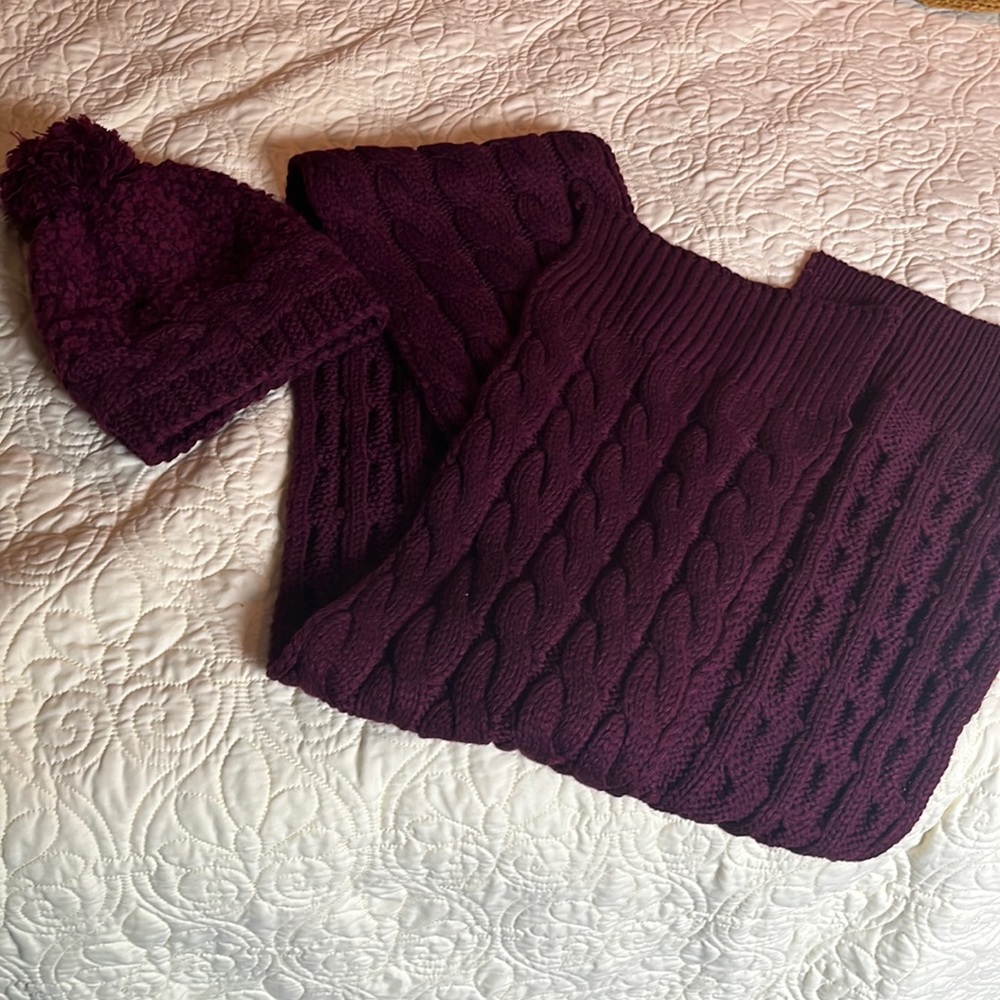 Burgundy scarf and beanie set